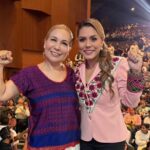 Rectora de la UAGro asiste a la entrega del programa Tarjeta Violeta